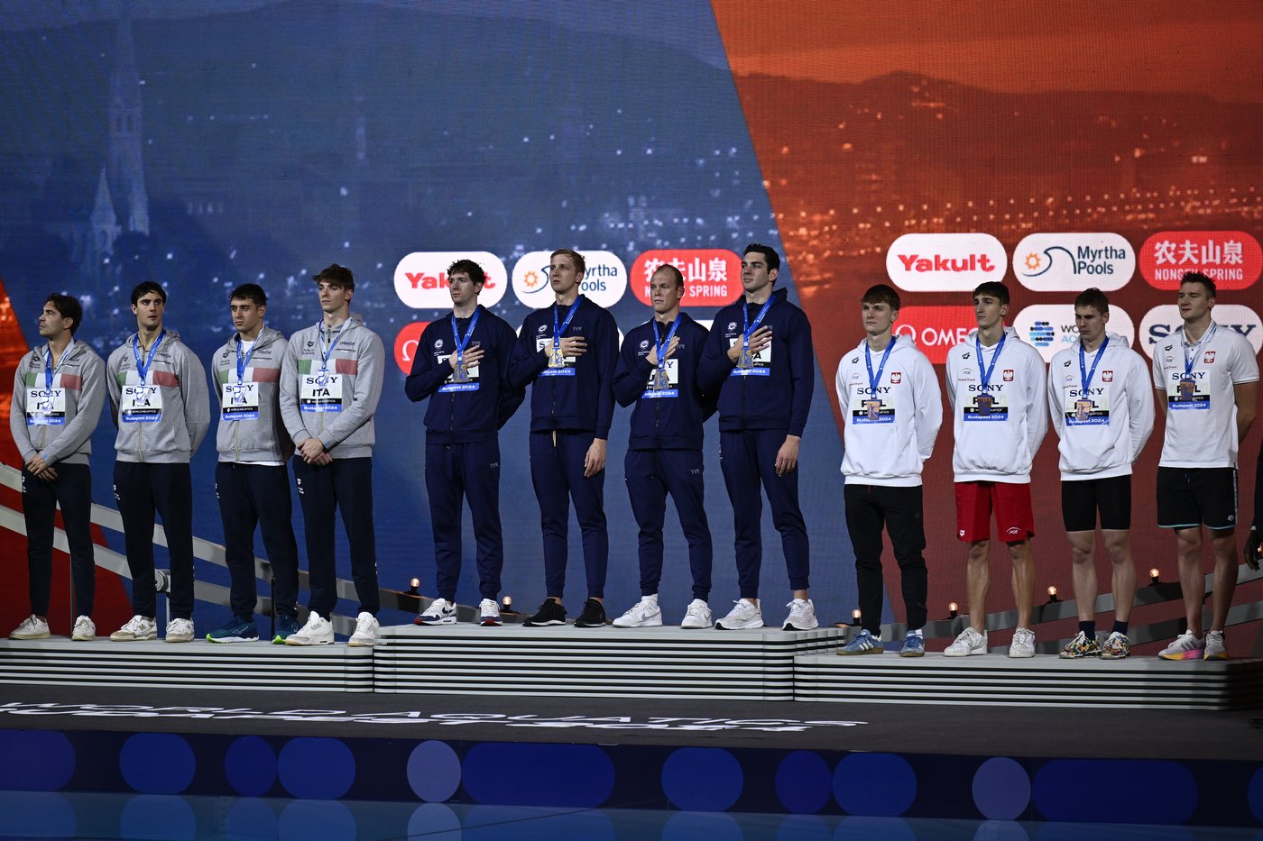 US swimmers win relay gold medals as short-course world records are broken in Budapest | iNFOnews.ca