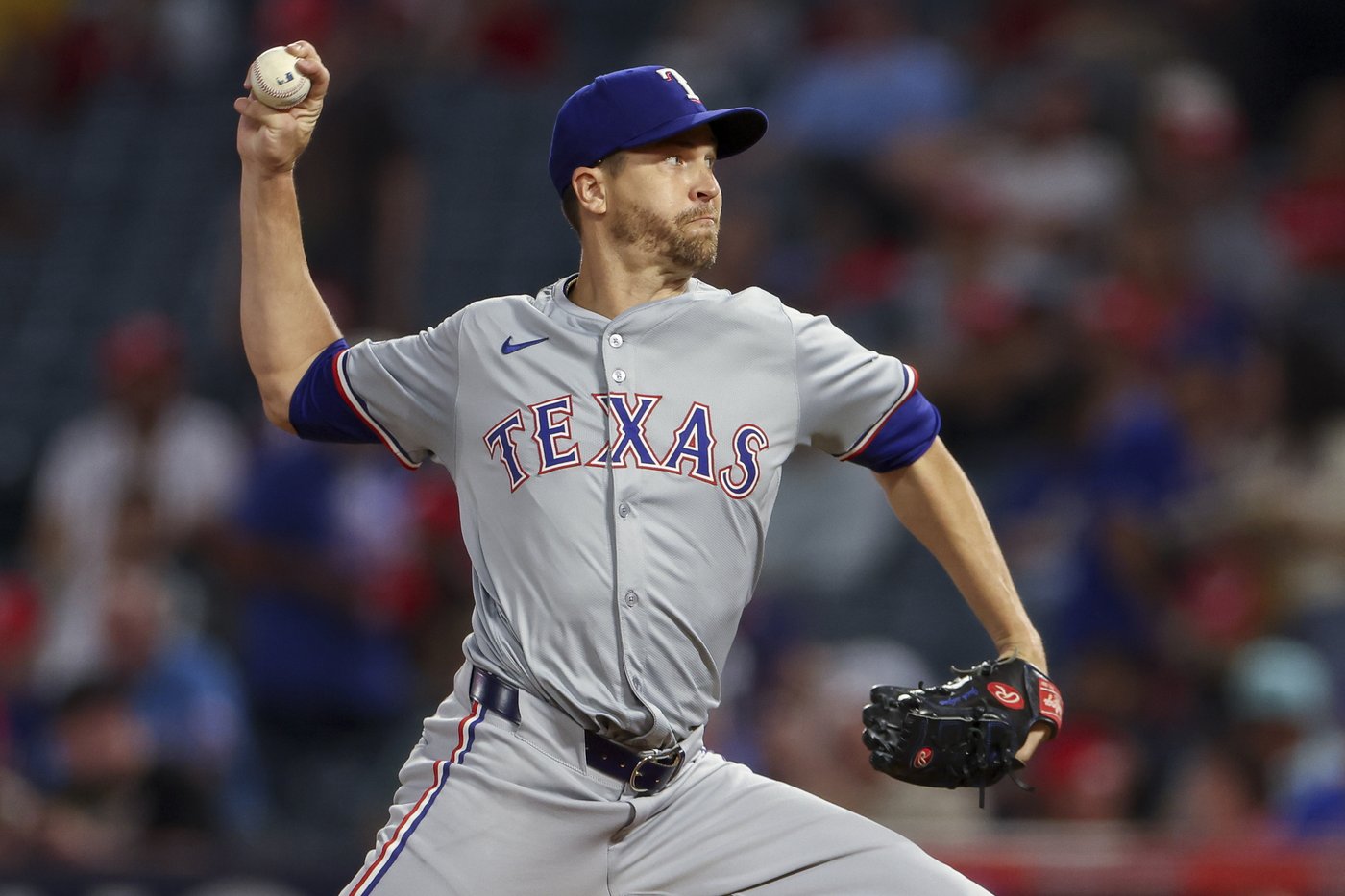 Jacob deGrom pitches 4 solid innings and the Texas Rangers hit 4 homers in a 5-2 win over the Angels | iNFOnews.ca