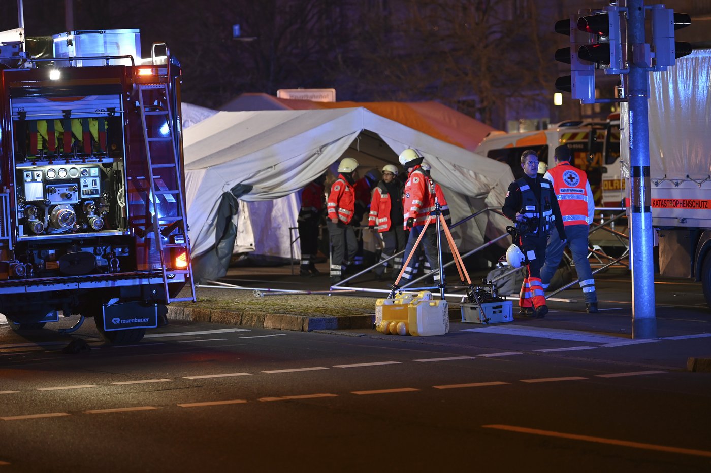 At least 2 dead and 60 hurt after a car drives into a German Christmas market in a suspected attack | iNFOnews.ca At least 2 dead and 60 hurt after a car drives into a German Christmas market in a suspected attack | iNFOnews.ca