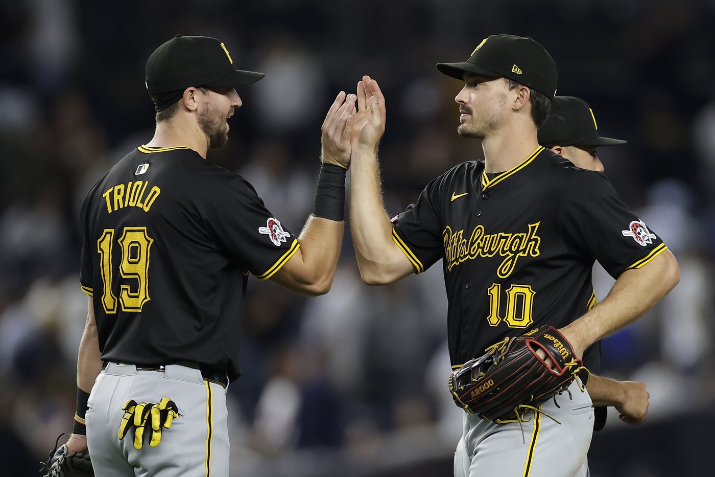 Reynolds homers twice, Pirates beat Yankees 4-2, delay NY from clinching ALCS home-field advantage | iNFOnews.ca