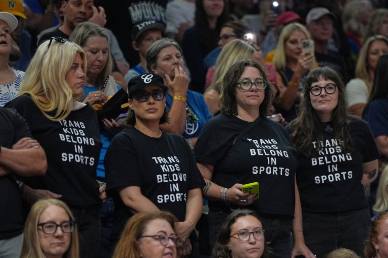 Rallies surround Fever-Lynx game after Sophie Cunningham's stance on transgender athletes | iNFOnews.ca