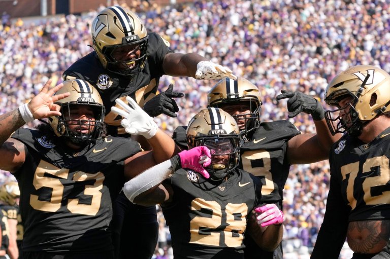 Diego Pavia accounts for 3 TDs to lead No. 17 Vanderbilt over No. 10 LSU, 31-24 | iNFOnews.ca