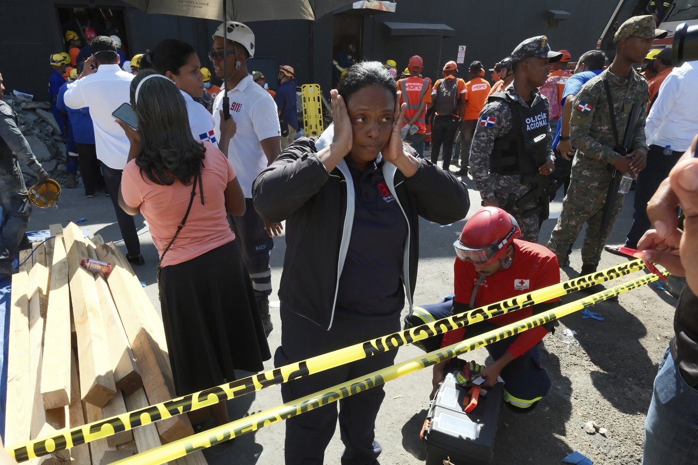 A nightclub roof collapse in the Dominican capital leaves at least 79 dead and 160 injured | iNFOnews.ca