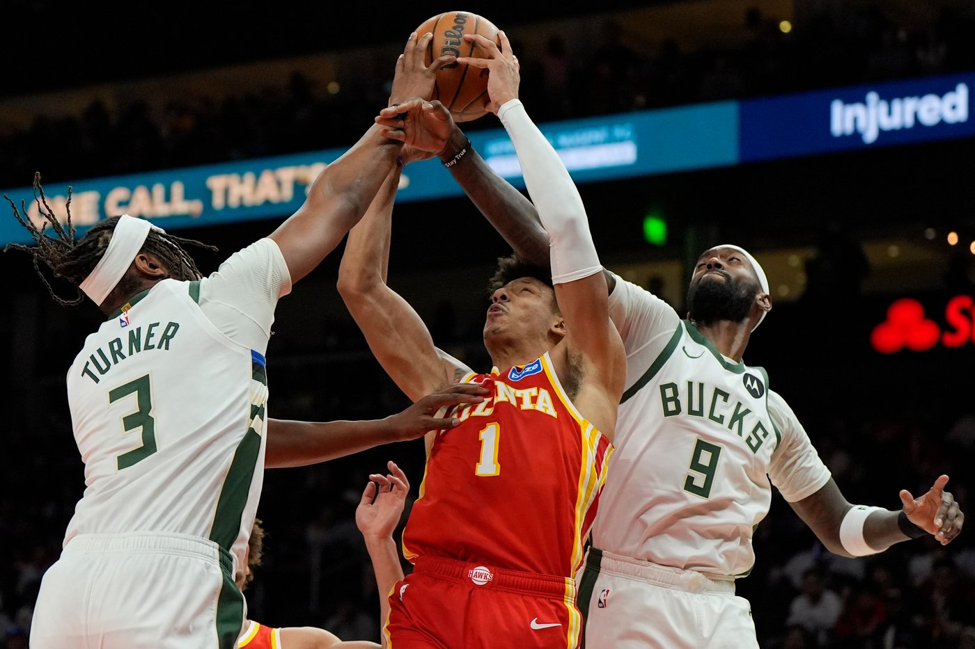 McCollum scores 30, Johnson has a triple-double as the Hawks beat the Bucks for 9th straight win | iNFOnews.ca