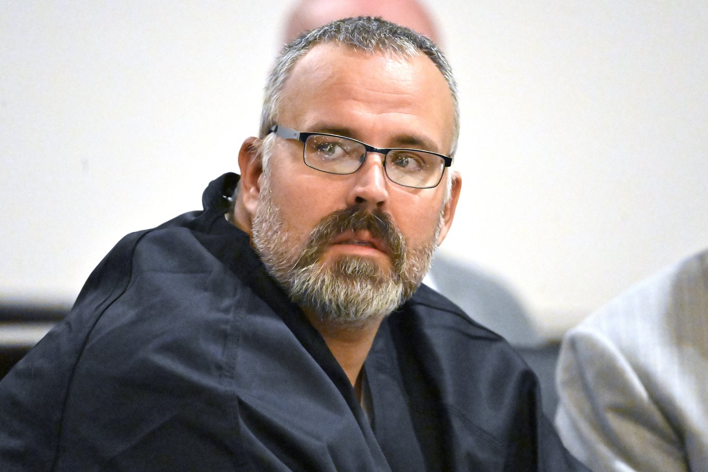 Former Kentucky sheriff pleads not guilty in the fatal courthouse shooting of a judge | iNFOnews.ca