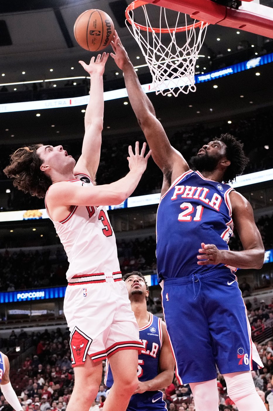 Giddey has triple-double, Vucevic hits late 3 as Bulls rally from 24 down to beat Sixers 113-111 | iNFOnews.ca