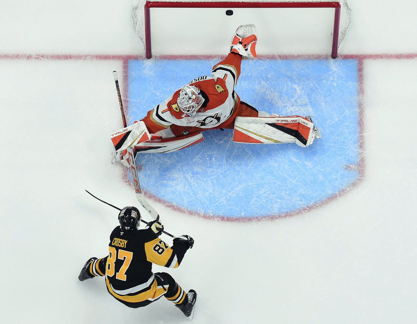 Sidney Crosby scores twice as Penguins edge Ducks 2-1 in overtime to end 6-game losing streak | iNFOnews.ca Sidney Crosby scores twice as Penguins edge Ducks 2-1 in overtime to end 6-game losing streak | iNFOnews.ca