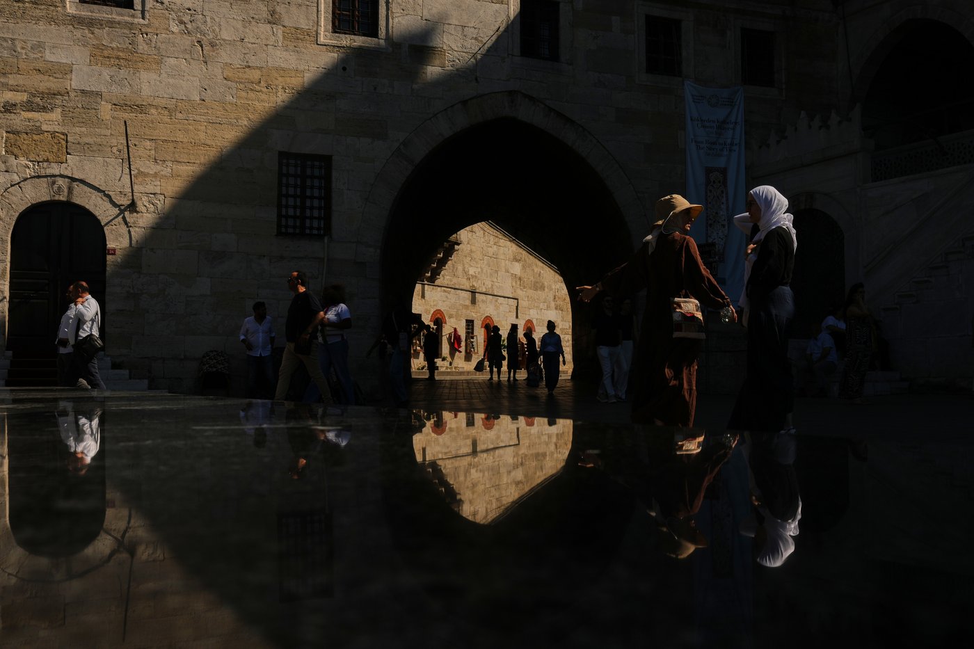 An early heat wave hits Europe, in photos | iNFOnews.ca