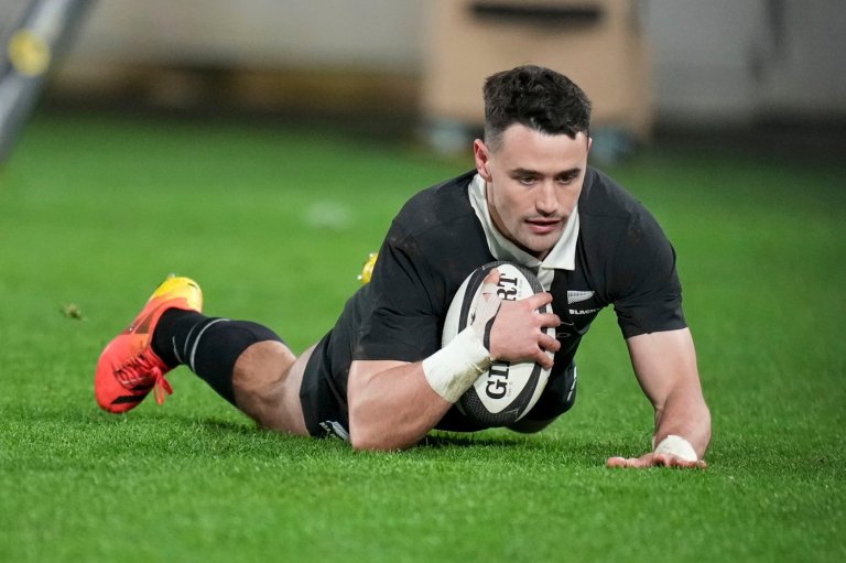 Jordan achieves a try-scoring record as New Zealand beats Italy 47-17 in the Nations Championship | iNFOnews.ca
