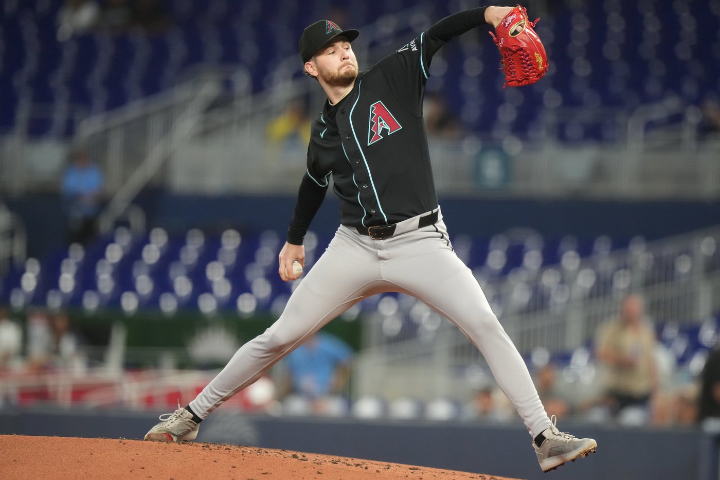 Stowers, Caissie homer in the Marlins' 8-0 victory over the Diamondbacks | iNFOnews.ca