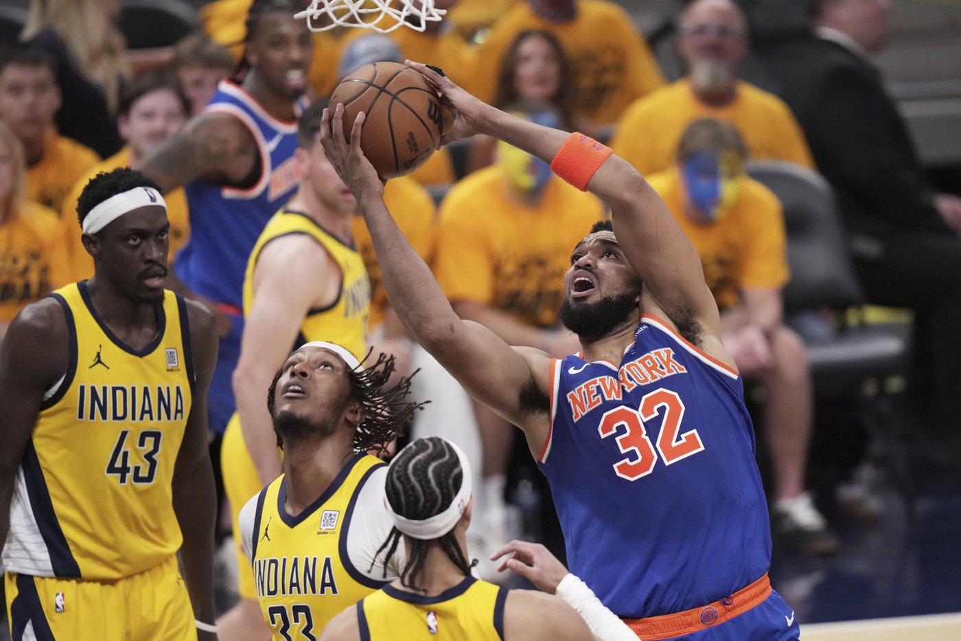 Knicks charge back from 20 points down, beat Pacers 106-100 to cut series deficit to 2-1 | iNFOnews.ca Knicks charge back from 20 points down, beat Pacers 106-100 to cut series deficit to 2-1 | iNFOnews.ca