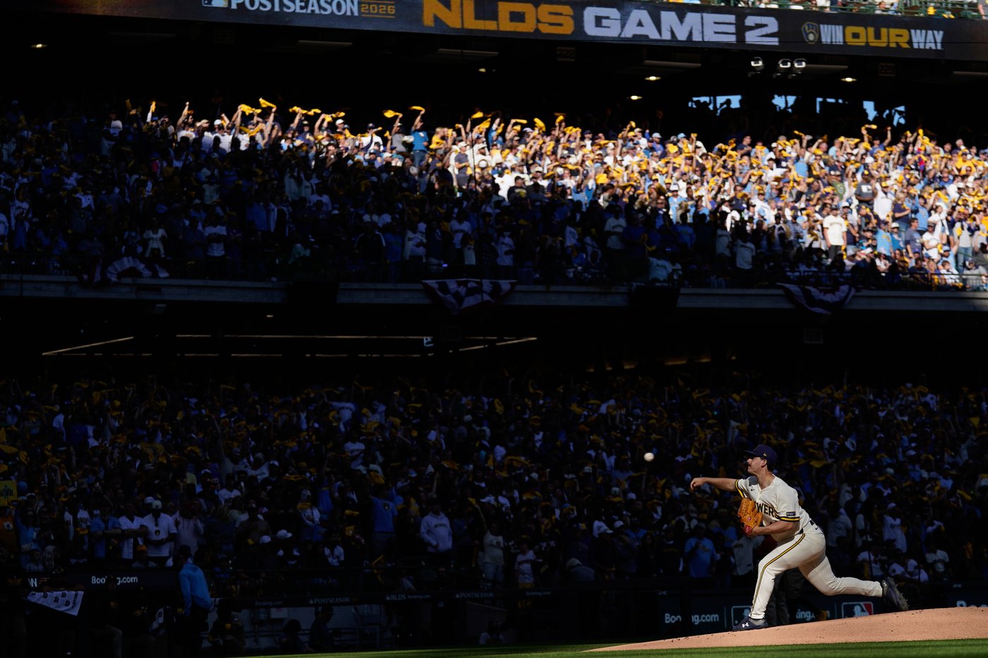 Roof open for Game 2 of Brewers-Padres NLDS matchup, a day after it was struck by Ty France ball | iNFOnews.ca