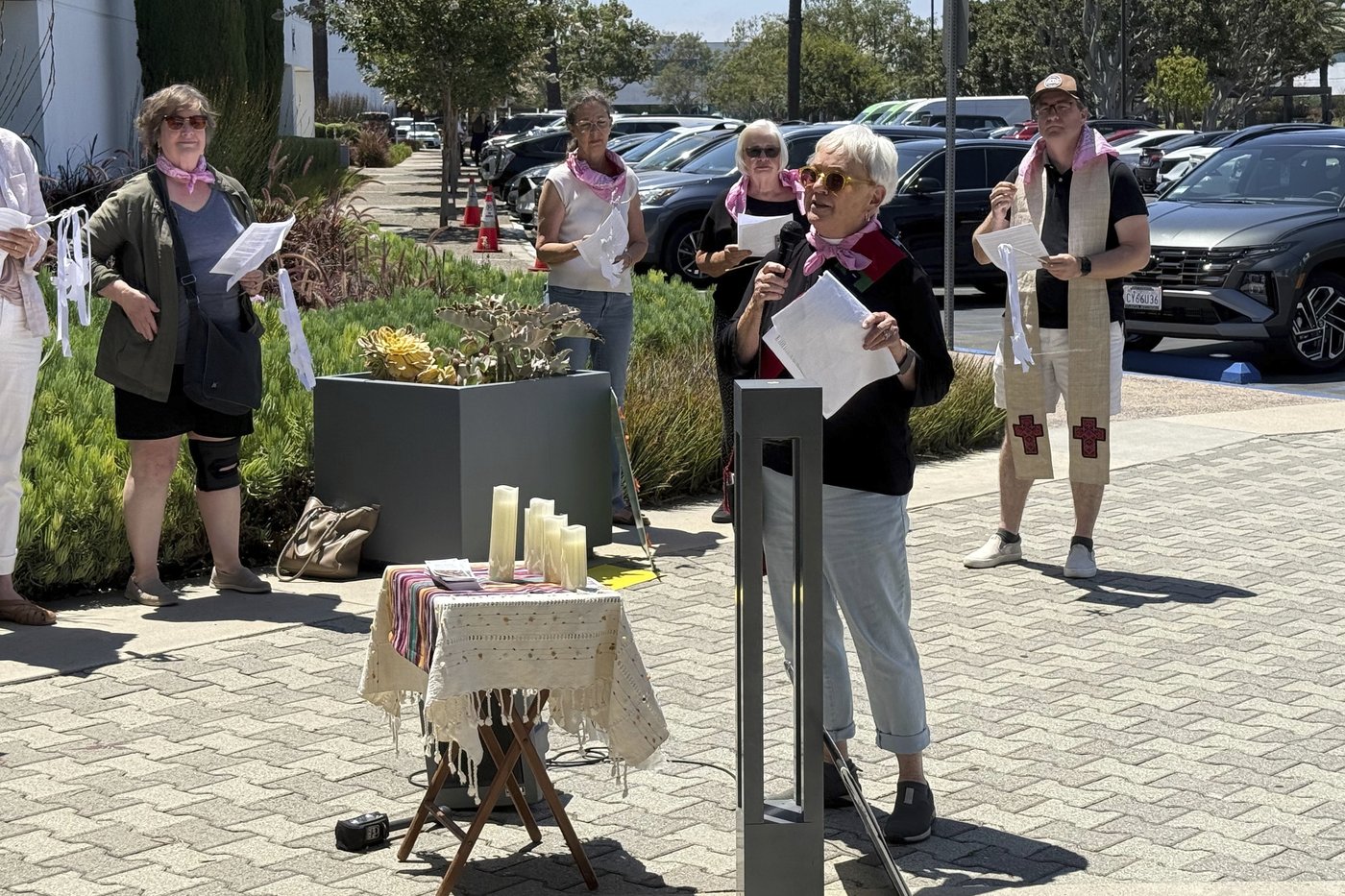 Faith leaders rally to support immigrants facing deportation in Southern California | iNFOnews.ca