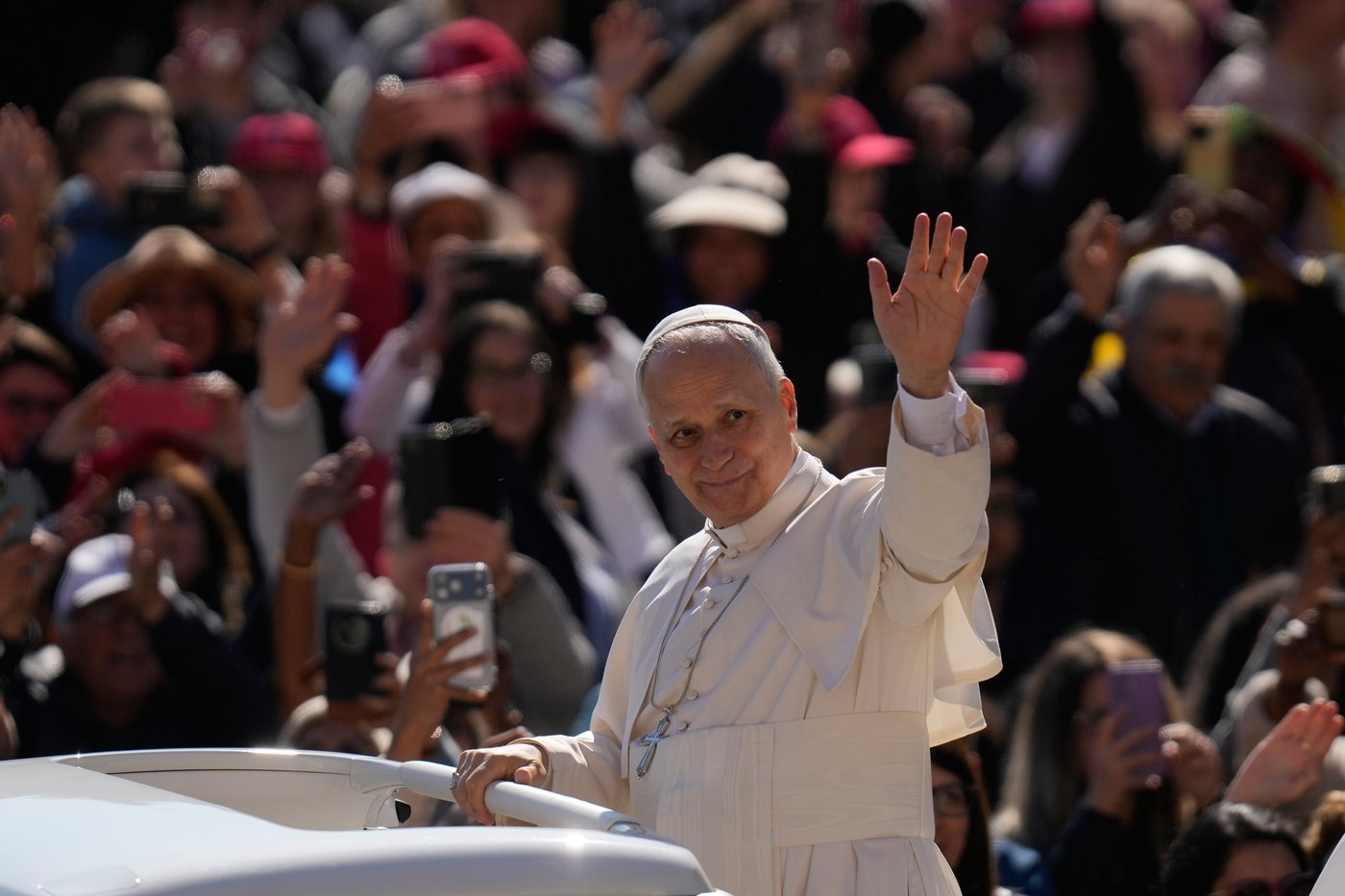 White Sox expand plans for giveaway of pope-themed hats | iNFOnews.ca