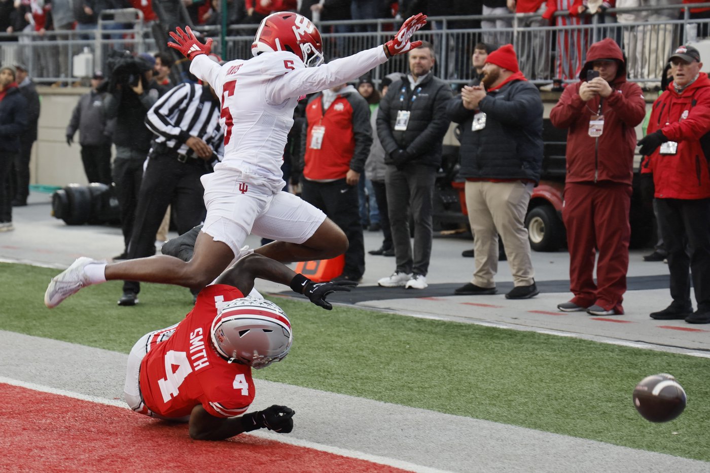 No. 2 Ohio State takes control in the 2nd half and runs over No. 5 Indiana 38-15 | iNFOnews.ca