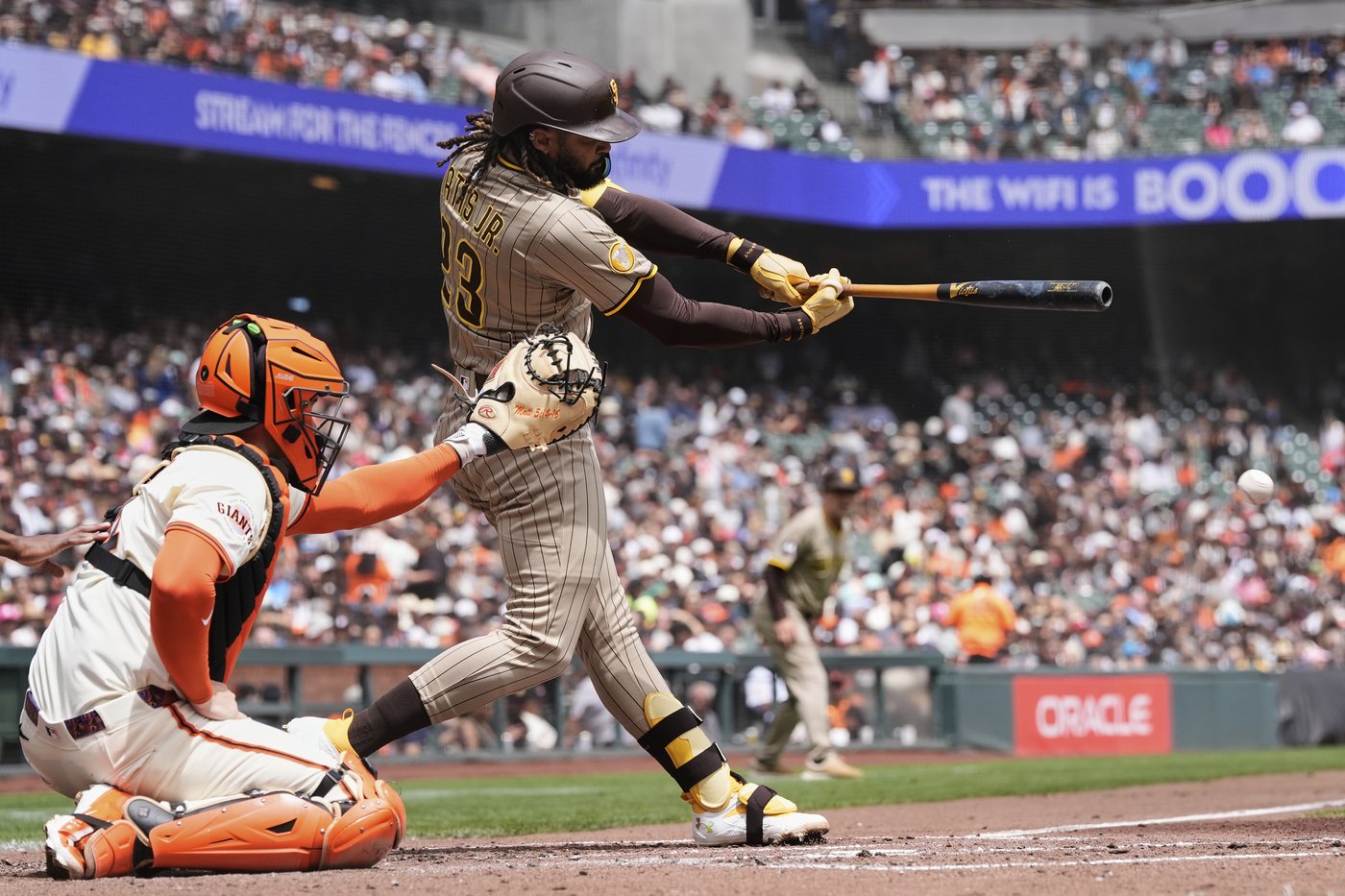 Resurgent Padres atop NL West ahead of 3-game series at rival Dodgers beginning Friday night | iNFOnews.ca