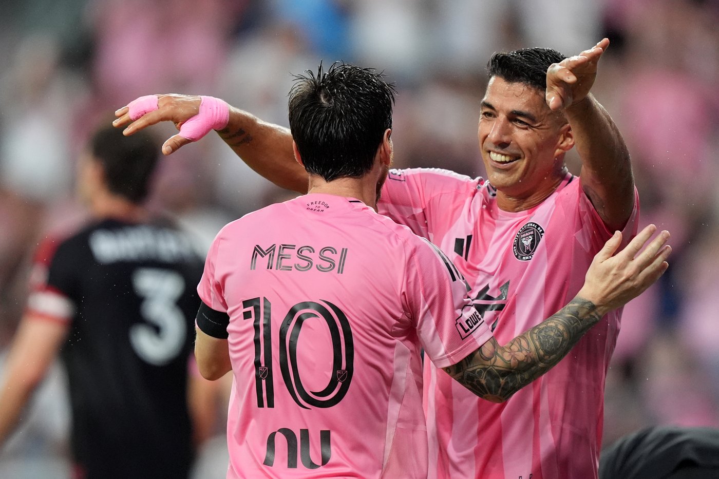 Messi scores twice in first game since Argentina retirement, Inter Miami beats DC United 4-0 | iNFOnews.ca