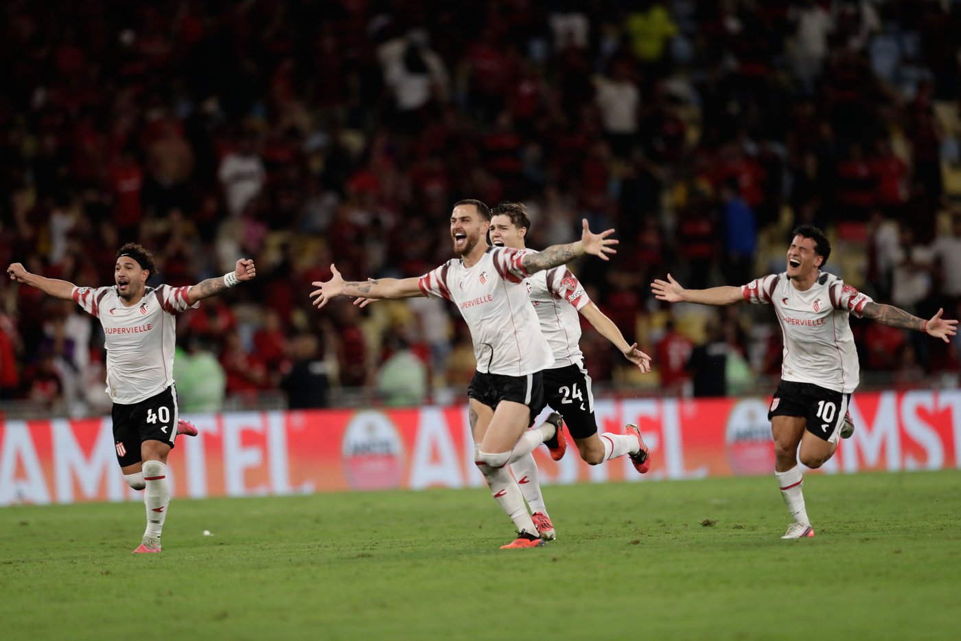 Muslera’s 3 penalty saves lift 10-man Estudiantes past Flamengo into Libertadores final | iNFOnews.ca Muslera’s 3 penalty saves lift 10-man Estudiantes past Flamengo into Libertadores final | iNFOnews.ca