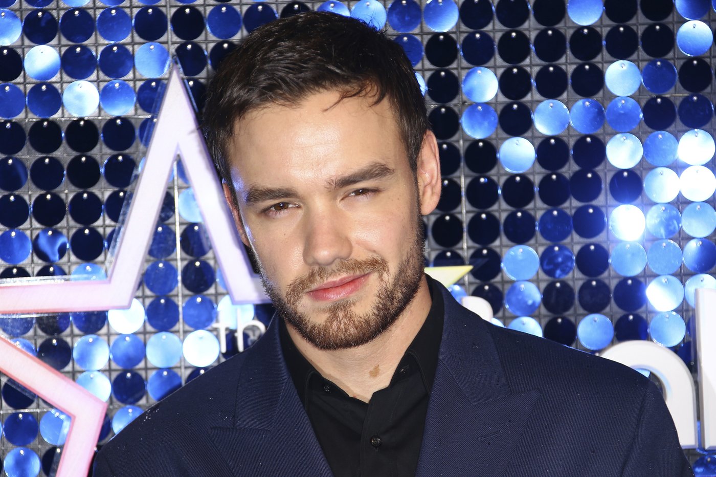 Liam Payne, former One Direction member, dies at 31 in Argentina hotel fall | iNFOnews.ca