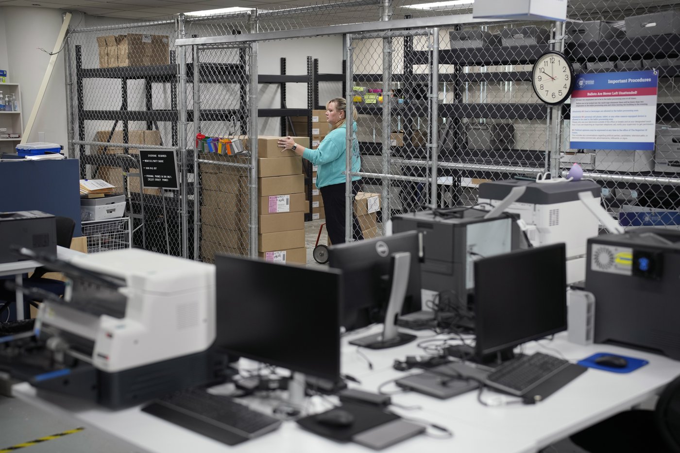 An elections worker wanted to serve her country. A stew of conspiracy theories and vitriol awaited | iNFOnews.ca An elections worker wanted to serve her country. A stew of conspiracy theories and vitriol awaited | iNFOnews.ca