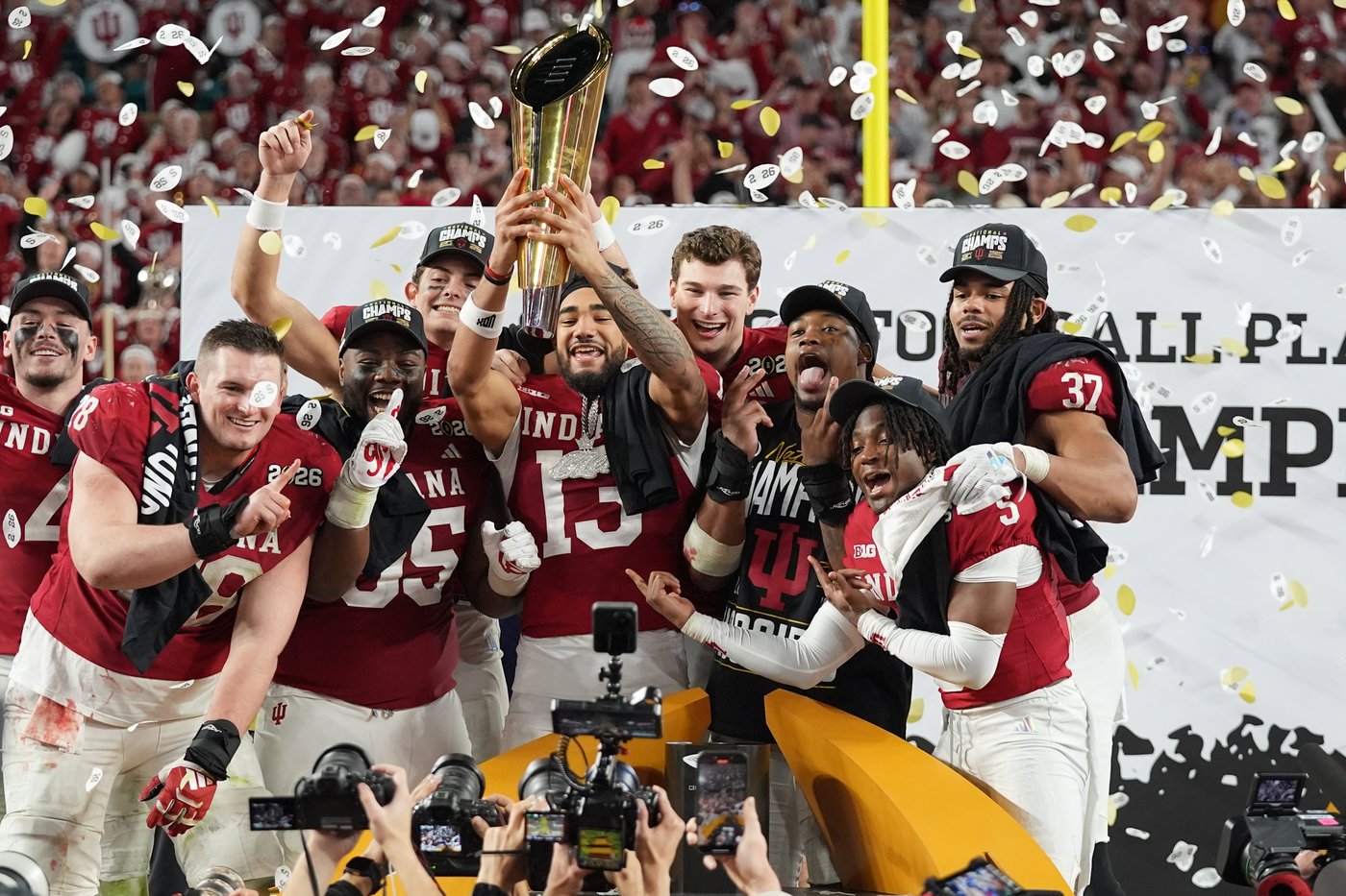 College Football Playoff to remain at 12 teams after SEC and Big Ten fail to agree on expansion | iNFOnews.ca