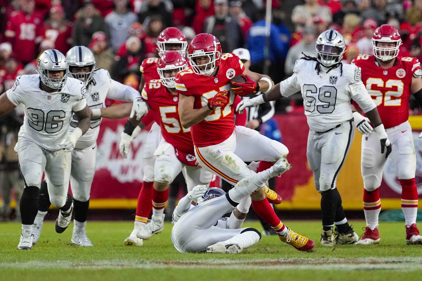 Chargers aim to end 6-game skid against Chiefs in Sunday night trip to Arrowhead Stadium | iNFOnews.ca