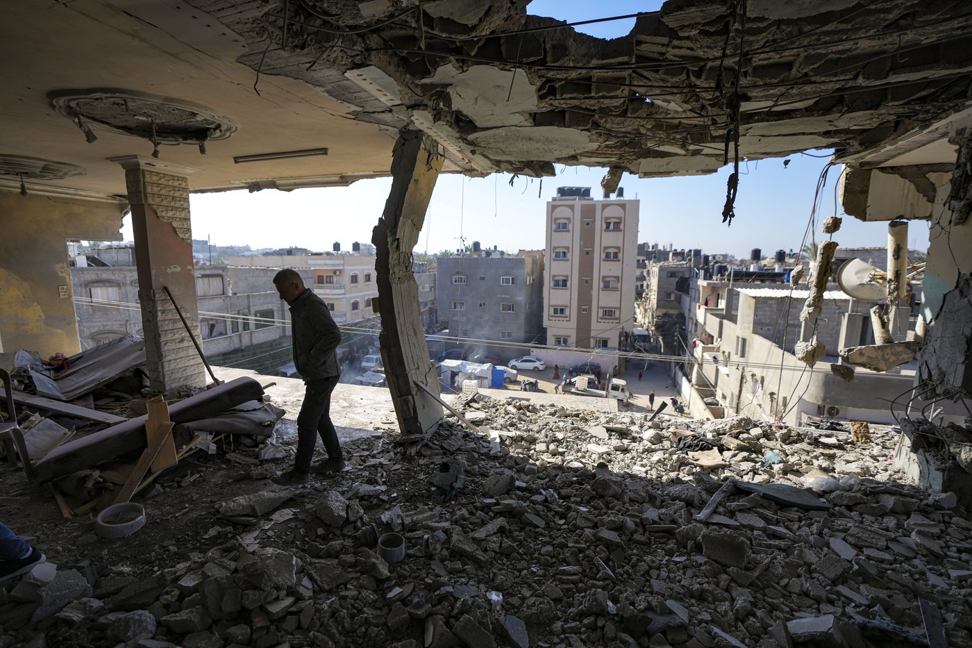 Middle East latest: Israeli hostage found dead in Gaza, military says | iNFOnews.ca