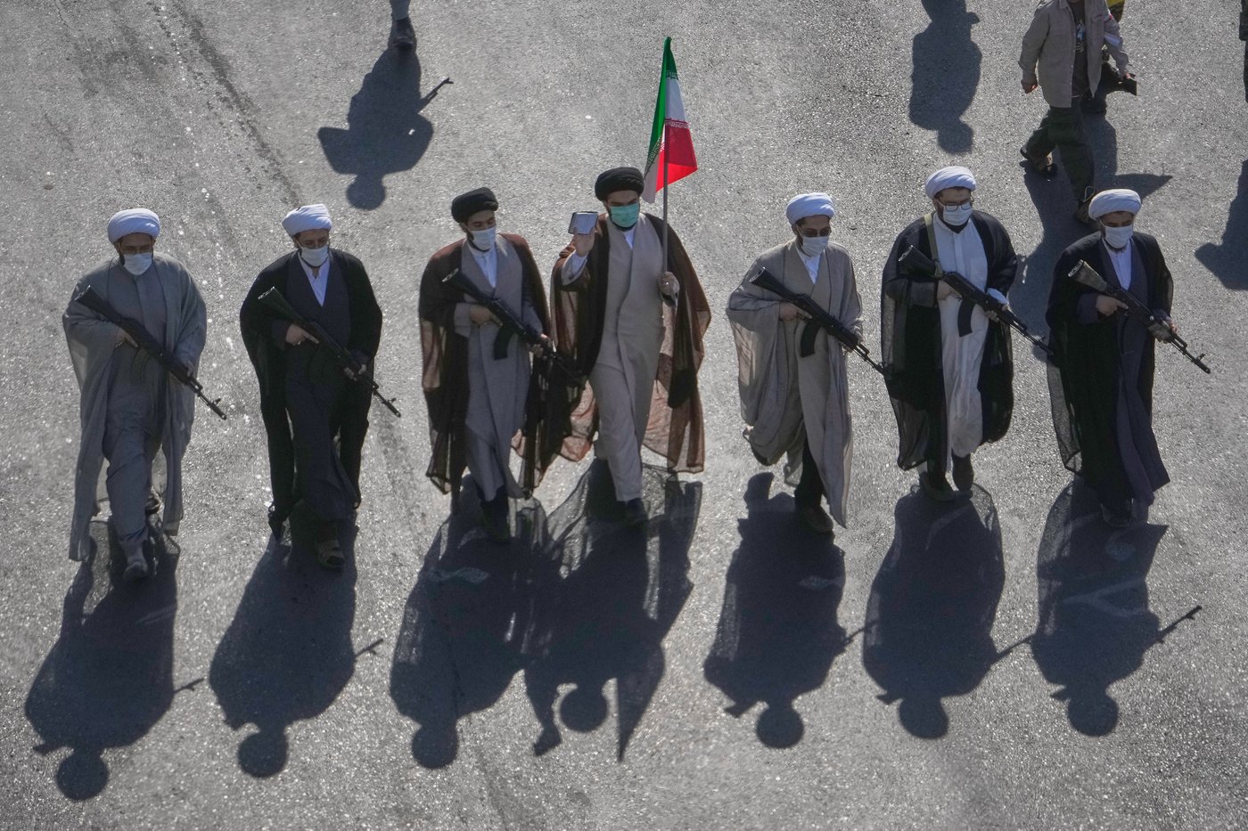 Iran stages massive Tehran rally as volunteers pledge to take up arms, in photos | iNFOnews.ca