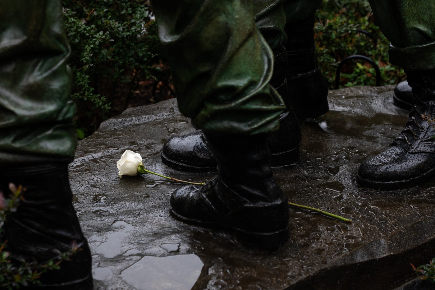 Photos of Memorial Day events remembering US soldiers and sailors | iNFOnews.ca