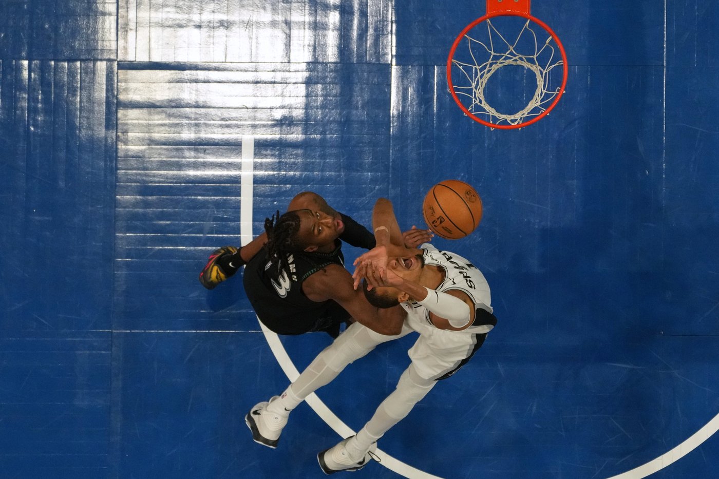Spurs' Victor Wembanyama won't face further sanction for throwing an elbow, AP source says | iNFOnews.ca Spurs' Victor Wembanyama won't face further sanction for throwing an elbow, AP source says | iNFOnews.ca