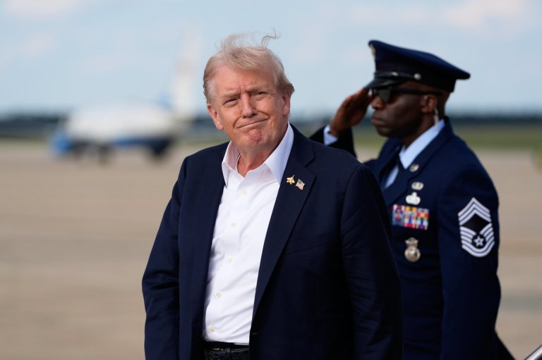 Trump asks Supreme Court to uphold restrictions he wants to impose on birthright citizenship | iNFOnews.ca