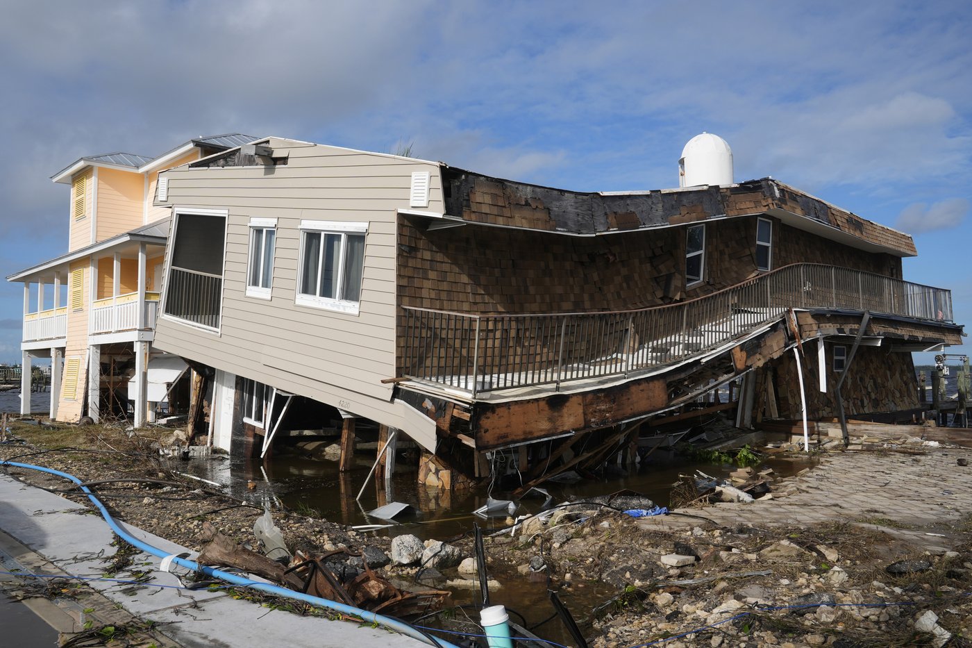 The Latest: Milton causes widespread power outages and several deaths in Florida | iNFOnews.ca