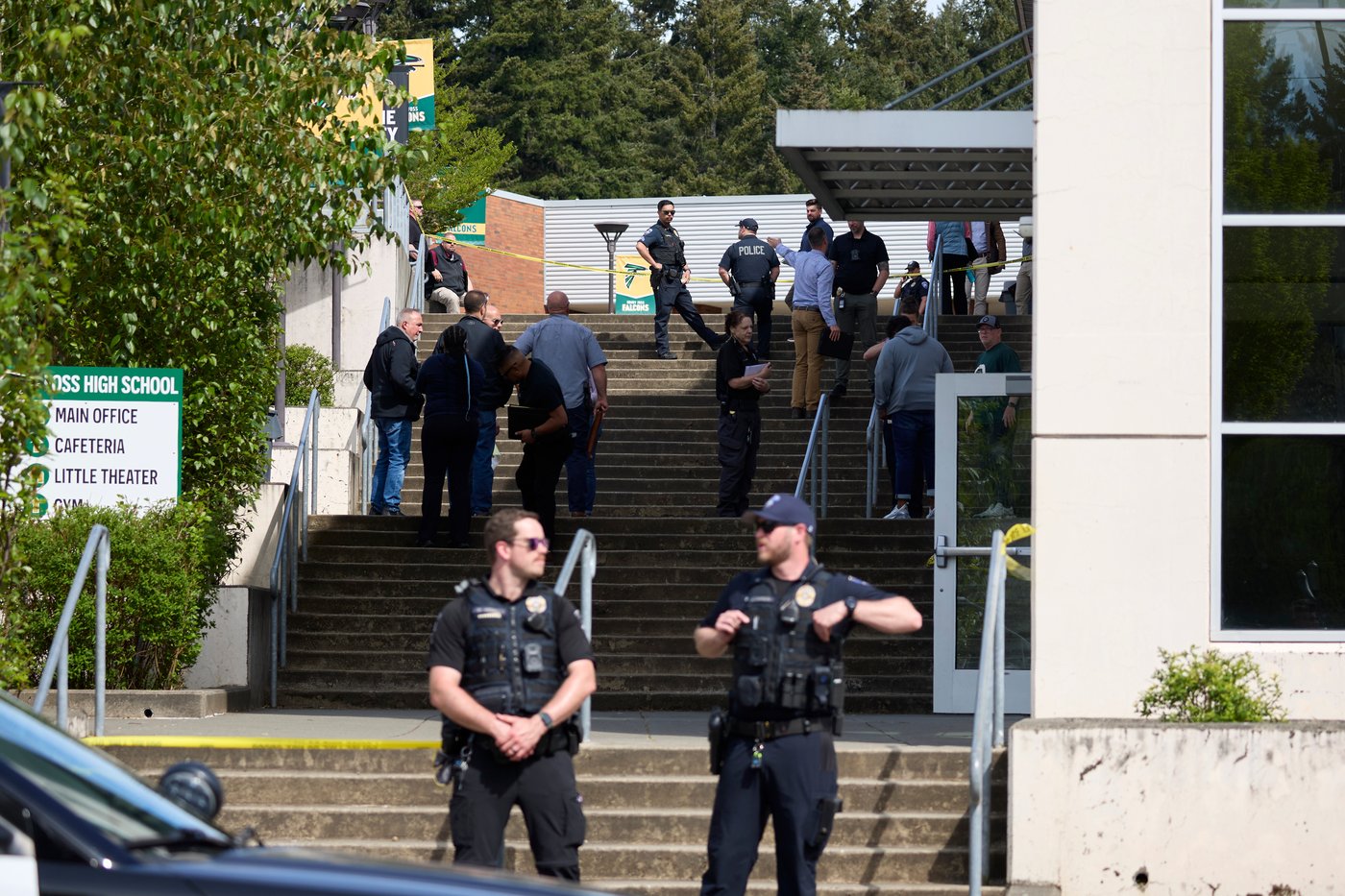 Stabbing at Washington state high school wounds 6, including suspect, police say | iNFOnews.ca Stabbing at Washington state high school wounds 6, including suspect, police say | iNFOnews.ca