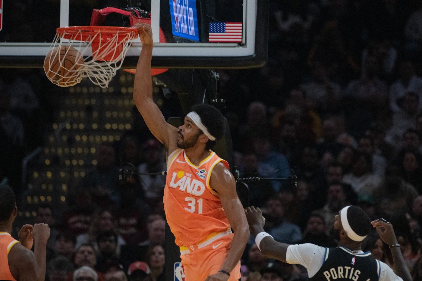 Mitchell's 37 points power Cavaliers to victory over Bucks as Antetokounmpo exits with injury | iNFOnews.ca Mitchell's 37 points power Cavaliers to victory over Bucks as Antetokounmpo exits with injury | iNFOnews.ca