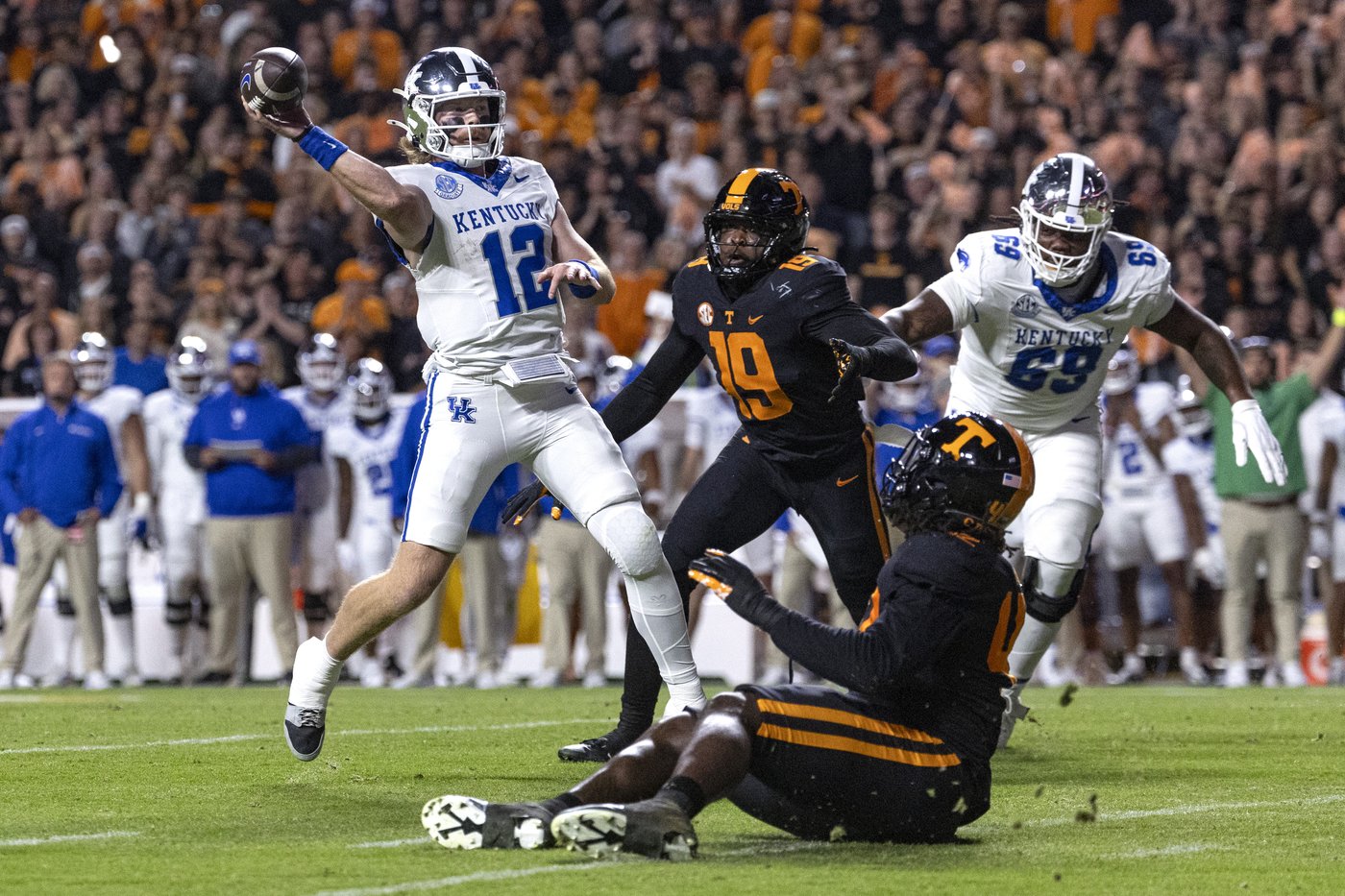 Dylan Sampson rushes for 141 yards and 2 TDs to lead No. 7 Tennessee past Kentucky 28-18 | iNFOnews.ca Dylan Sampson rushes for 141 yards and 2 TDs to lead No. 7 Tennessee past Kentucky 28-18 | iNFOnews.ca