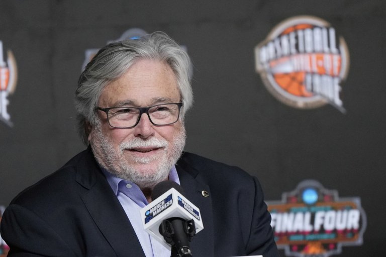 Heat owner Micky Arison never sought the spotlight. The Basketball Hall of Fame called anyway | iNFOnews.ca