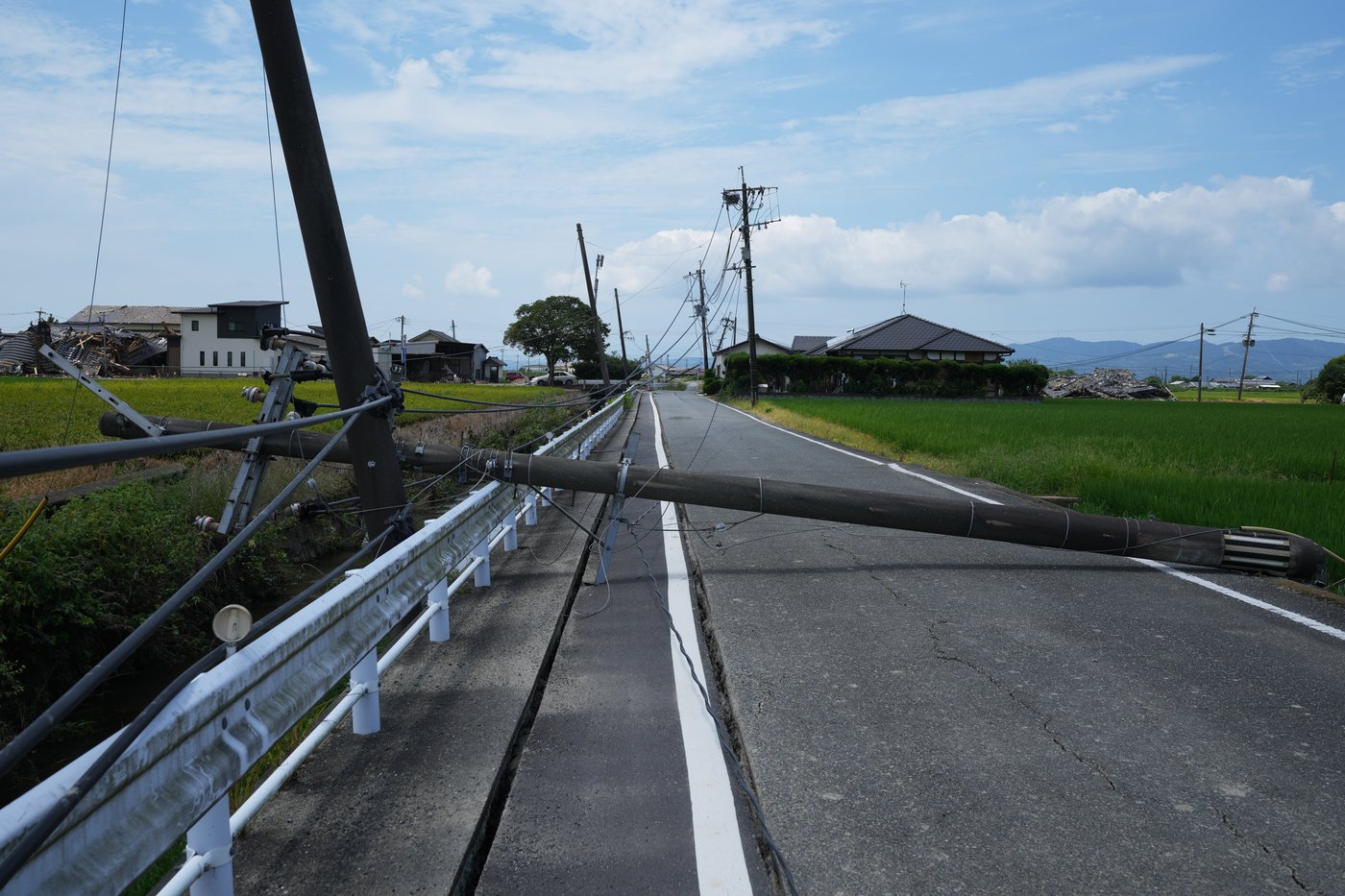 Hope dwindles for rescue in southwestern Japan quake as death toll climbs to 25 | iNhome Hope dwindles for rescue in southwestern Japan quake as death toll climbs to 25 | iNhome