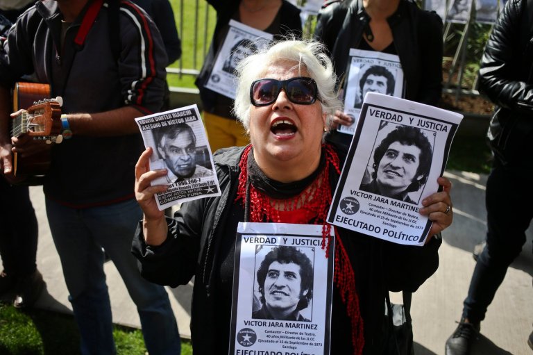 A fugitive colonel is finally jailed in Chilean Víctor Jara's murder case, decades after the crime | iNFOnews.ca