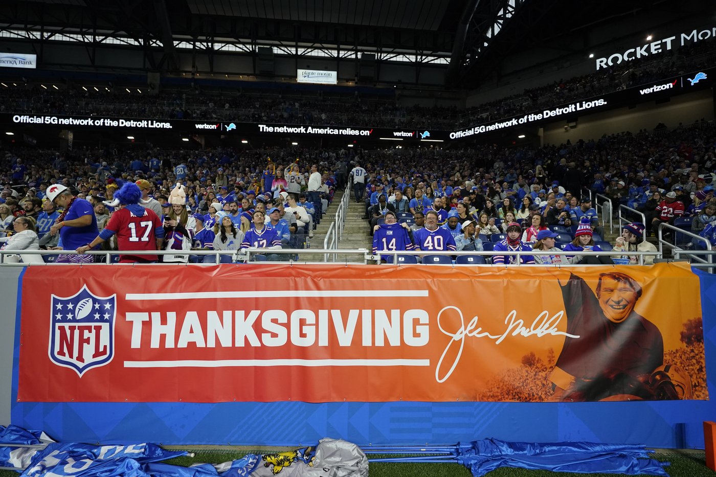 NBC honors John Madden on Thanksgiving by taking the original Madden Cruiser on one last trip | iNFOnews.ca NBC honors John Madden on Thanksgiving by taking the original Madden Cruiser on one last trip | iNFOnews.ca