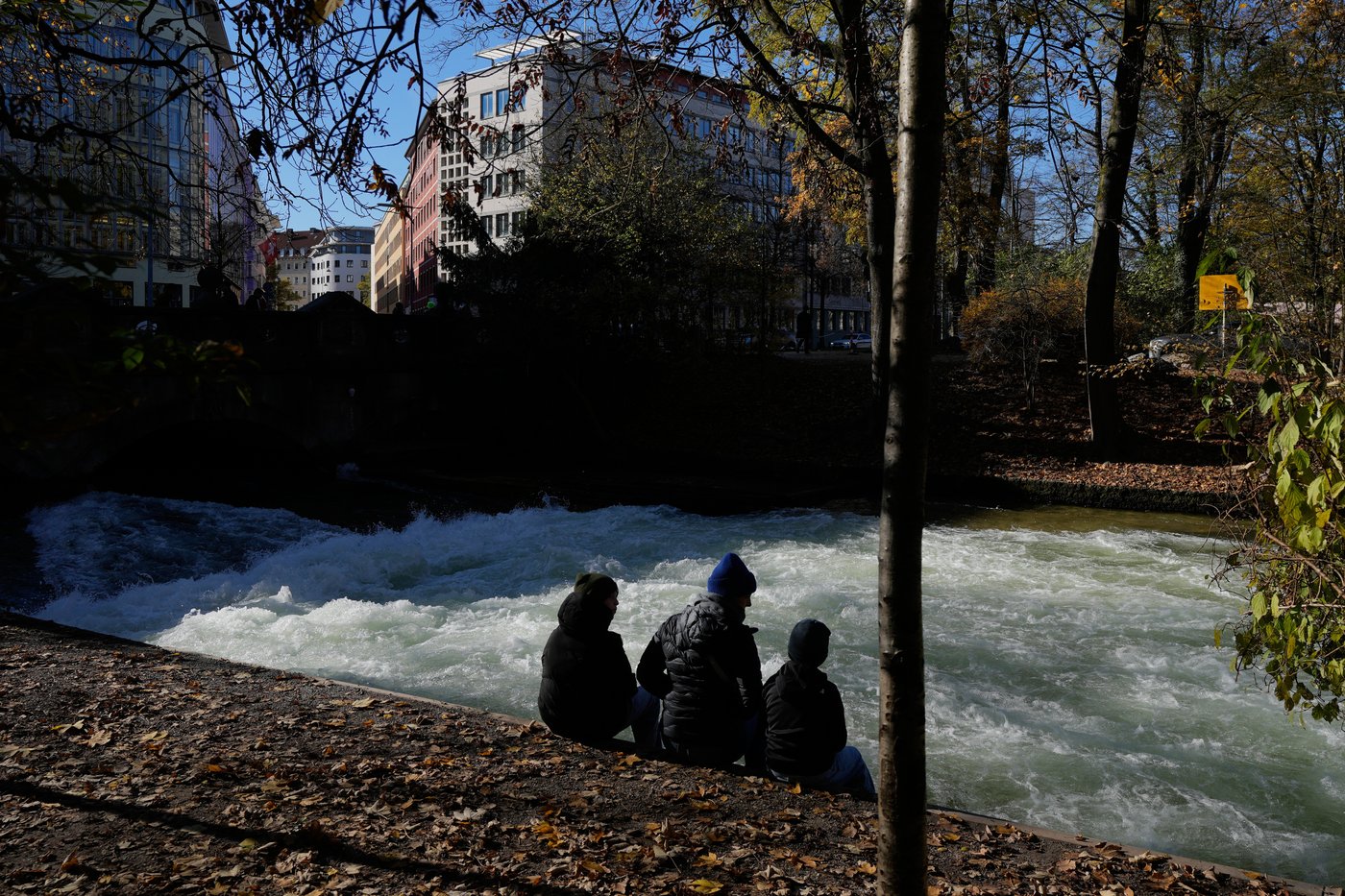 Munich's famous river wave has vanished after a cleanup. Surfers hope it will return soon | iNFOnews.ca