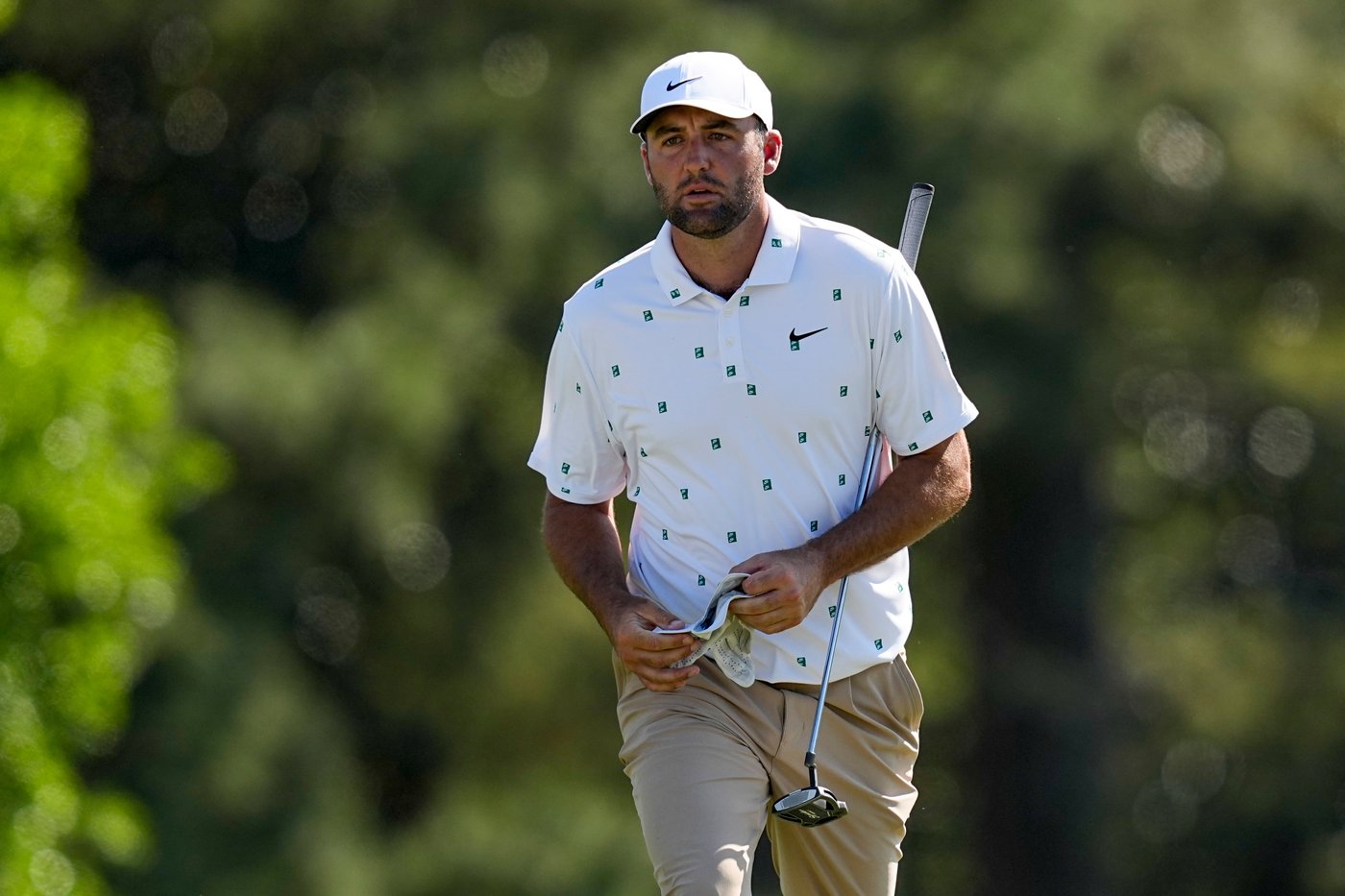 Scheffler moves up with a 65 at the Masters and probably needs something similar to contend Sunday | iNFOnews.ca