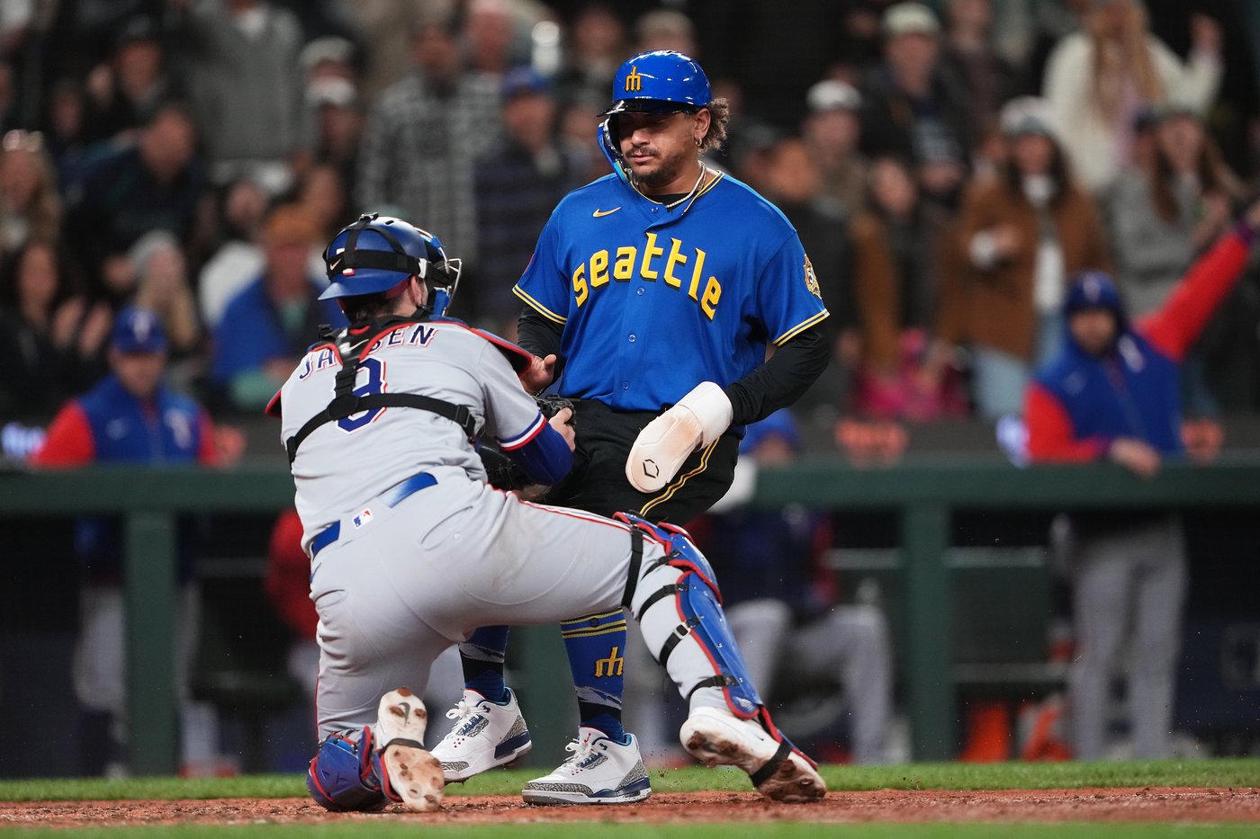 Nimmo hits leadoff homer, deGrom works 4 scoreless innings as Rangers beat Mariners 5-0 | iNFOnews.ca Nimmo hits leadoff homer, deGrom works 4 scoreless innings as Rangers beat Mariners 5-0 | iNFOnews.ca