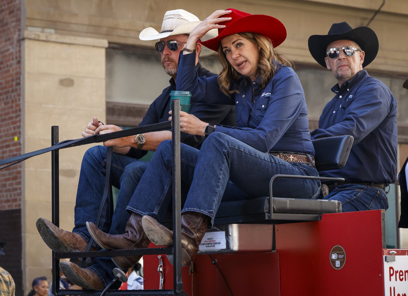 'You suuuuuck!': Smith gets cheers and jeers riding in Calgary Stampede parade | iNFOnews.ca 'You suuuuuck!': Smith gets cheers and jeers riding in Calgary Stampede parade | iNFOnews.ca