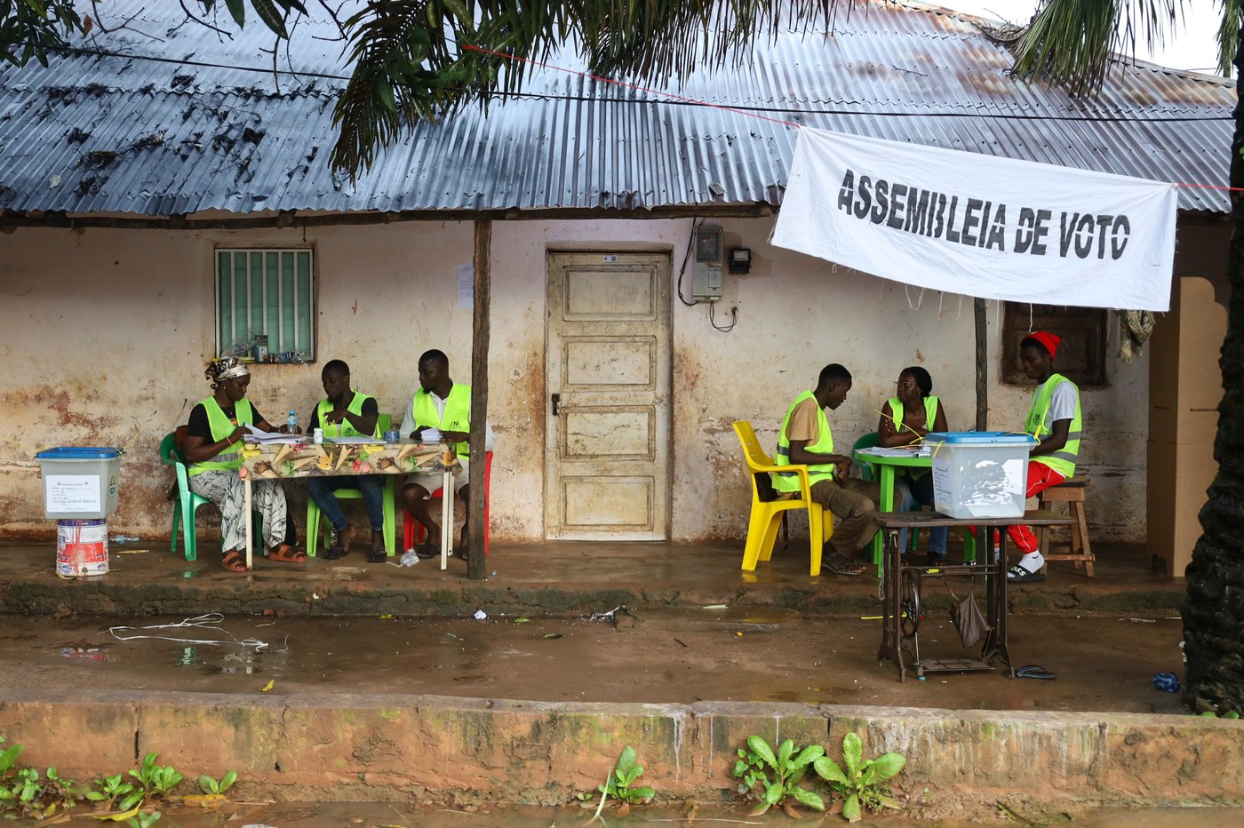 Guinea-Bissau votes in a referendum on granting the president expanded powers | iNFOnews.ca Guinea-Bissau votes in a referendum on granting the president expanded powers | iNFOnews.ca