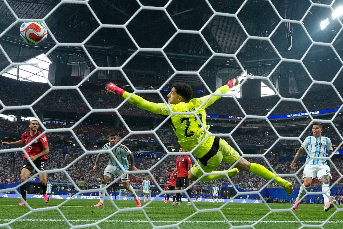 Lionel Messi and Argentina beat Egypt 3-2 and Switzerland ousts Colombia at the World Cup, in photos | iNFOnews.ca
