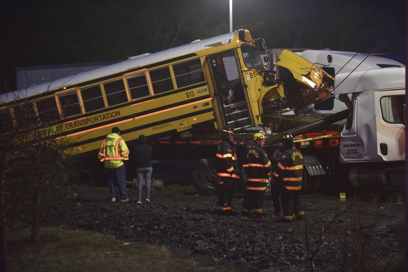 Bus carrying bagpipers from St. Patrick's Day parade crashes into truck in Pennsylvania | iNFOnews.ca Bus carrying bagpipers from St. Patrick's Day parade crashes into truck in Pennsylvania | iNFOnews.ca