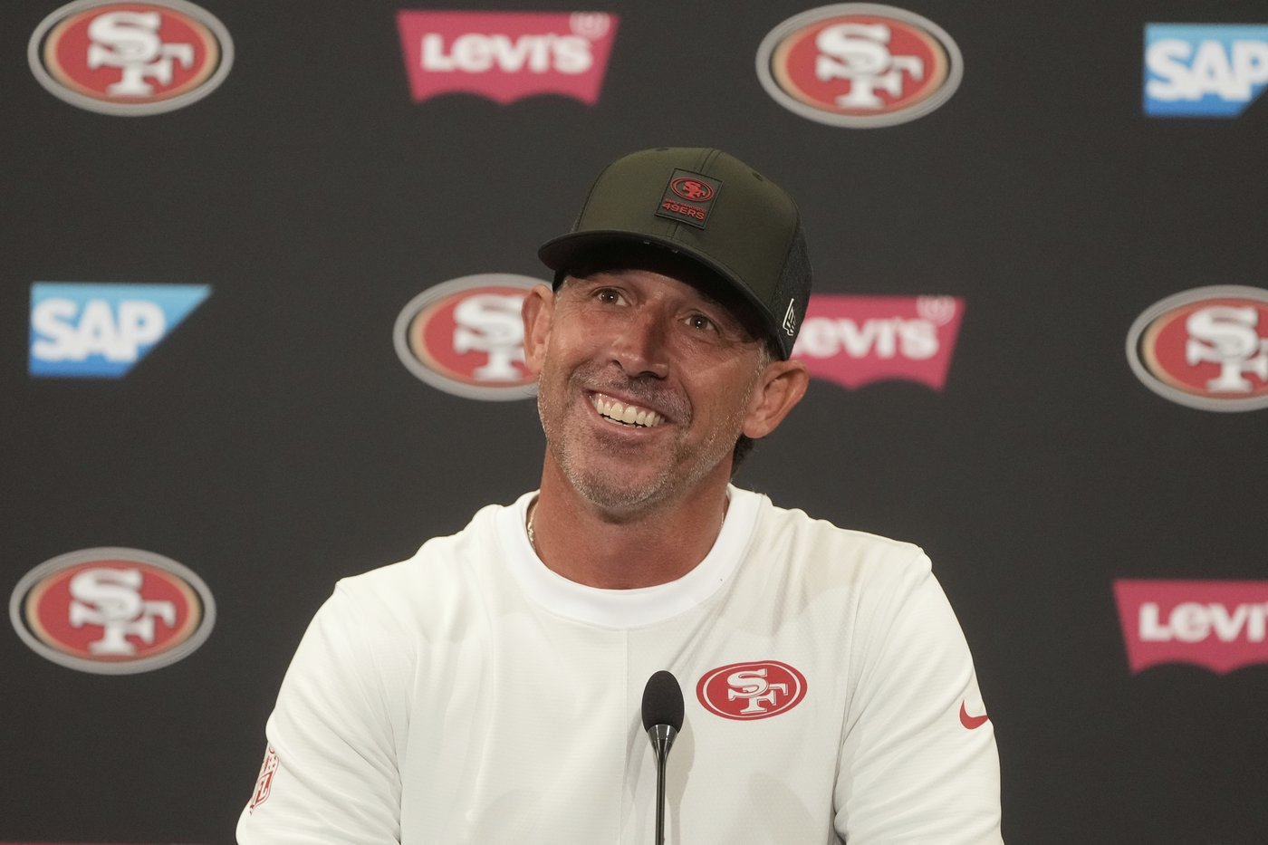 Jauan Jennings stands out at 49ers camp, but another receiver leaves with hamstring injury | iNFOnews.ca