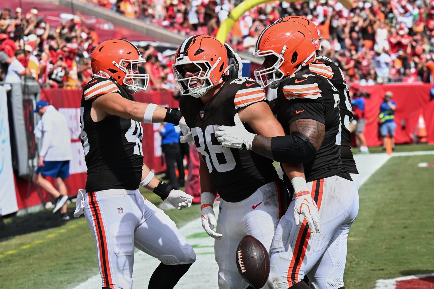 Deshaun Watson outplays Baker Mayfield, leading the Browns to a 23-19 win over the Buccaneers | iNFOnews.ca