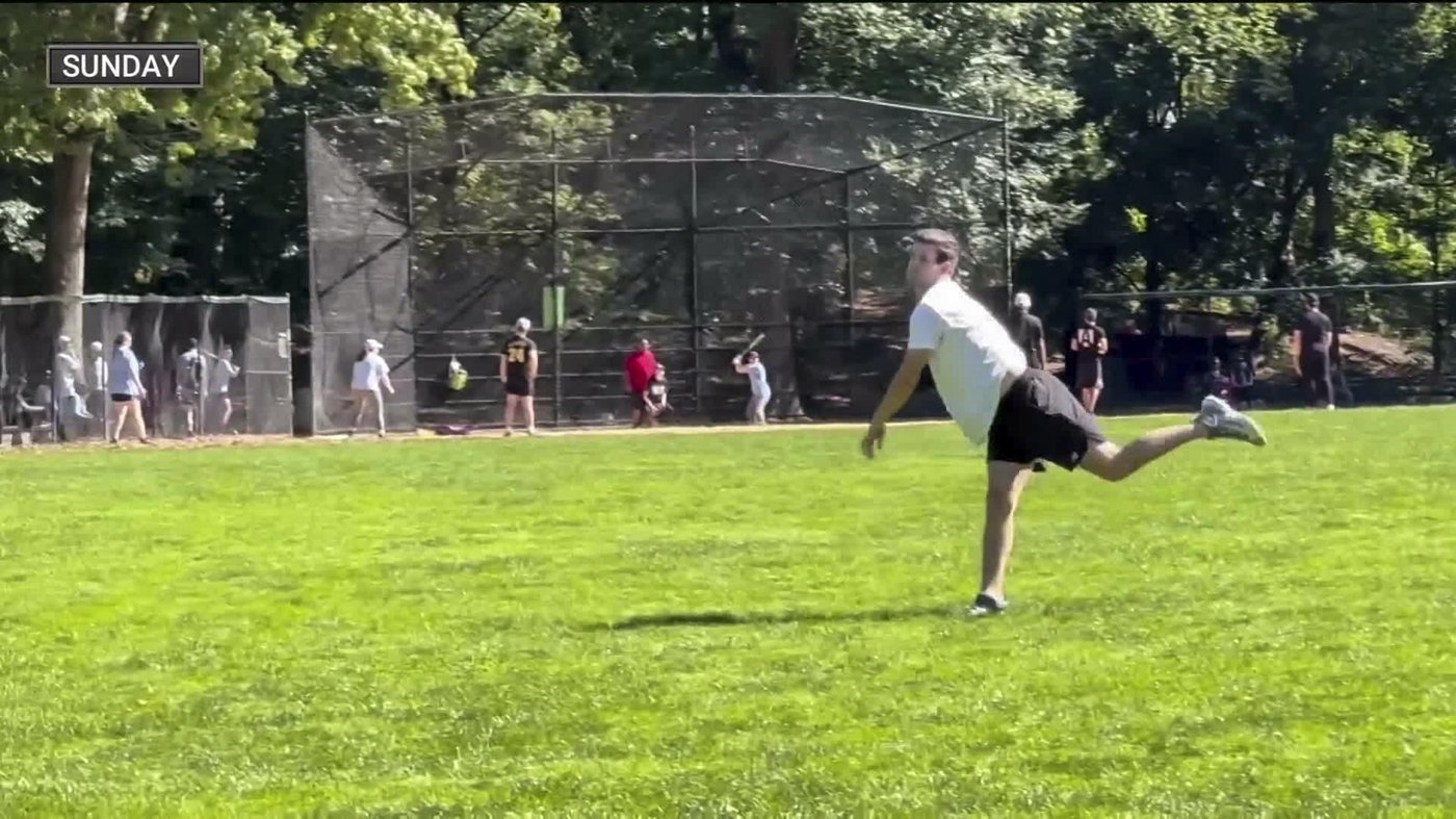 Royals pitcher Cole Ragans warms up for Yankees by playing catch in Central Park | iNFOnews.ca