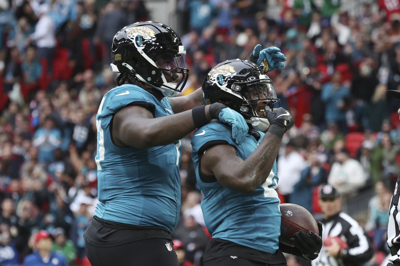 Bigsby scores 2 TDs as Jaguars show fight in 32-16 win over Patriots in London | iNFOnews.ca